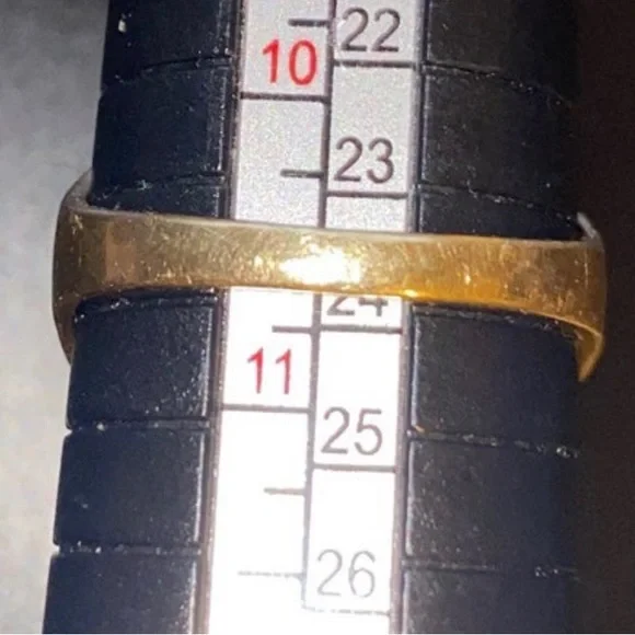 Real 15k Gold Diamond Ring Virgen De Guadalupe Piece Size 10.50 Preowned